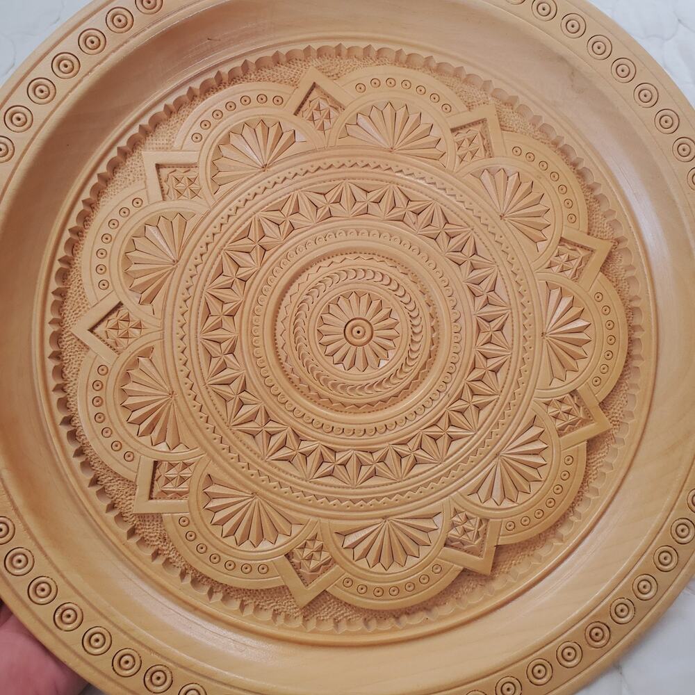 Vintage Decorative Plate Wood Hand Carved 12" Tan Wall Plaque Ukrainian Collect - Picture 8 of 10